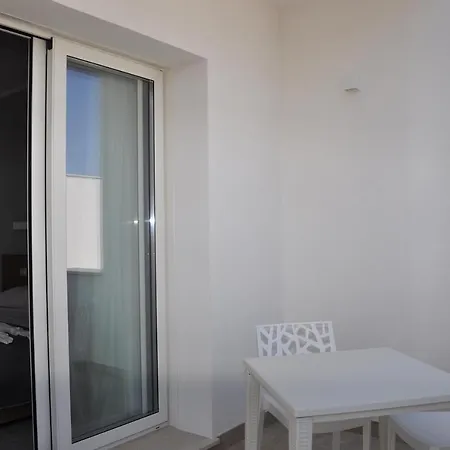 Blanc E Apartment *