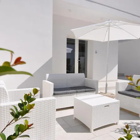 Blanc E Apartment